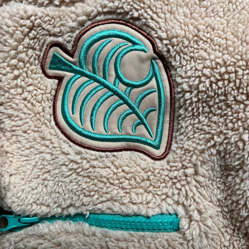 Boxlunch animal crossing fleece - Picture 4 of 5
